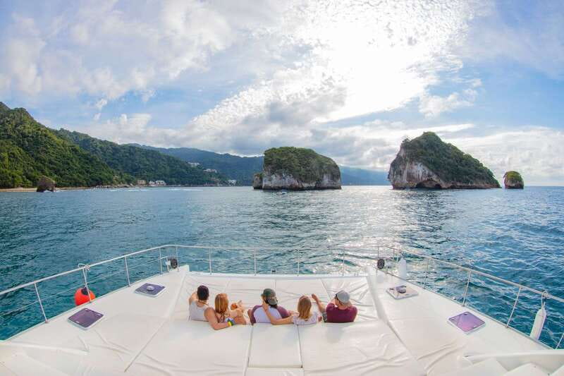 Puerto Vallarta: Luxury Yacht Tour with Lunch and Open Bar - Why the boat ride matters