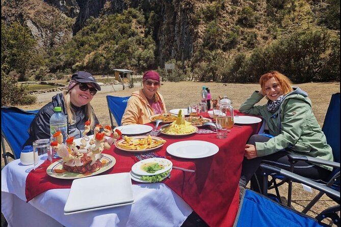 Rainbow Mountain & Red Valley Premium Tour with picnic - Lunch at the trailhead