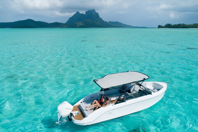 Reef Discovery Luxury Private Snorkeling Lagoon Tour - Gear, towels, snacks, and bottled water