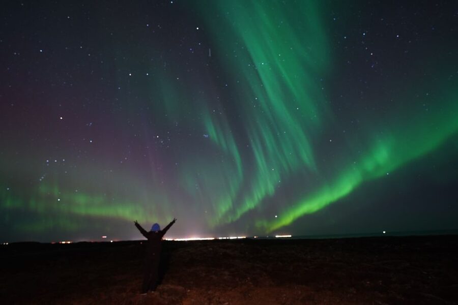 Reykjavik: Premium Northern Lights Tour with Free Photos - The guides shape the evening