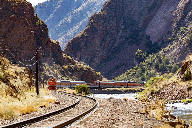 Ride the First Class Lunch Train through the Royal Gorge! - Seating, group size, and the social side
