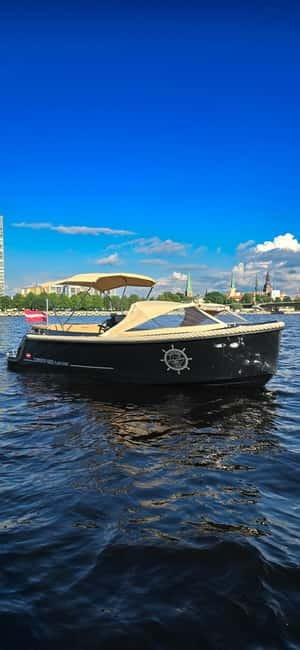 Riga: Private tour - City Panorama with premium class boat - What the Corsiva Tender 650 feels like