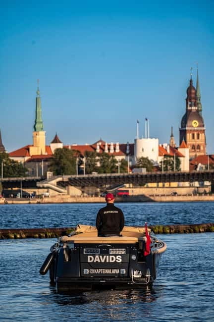 Riga: Private tour - City Panorama with premium class boat - Captain Janis adds more than directions