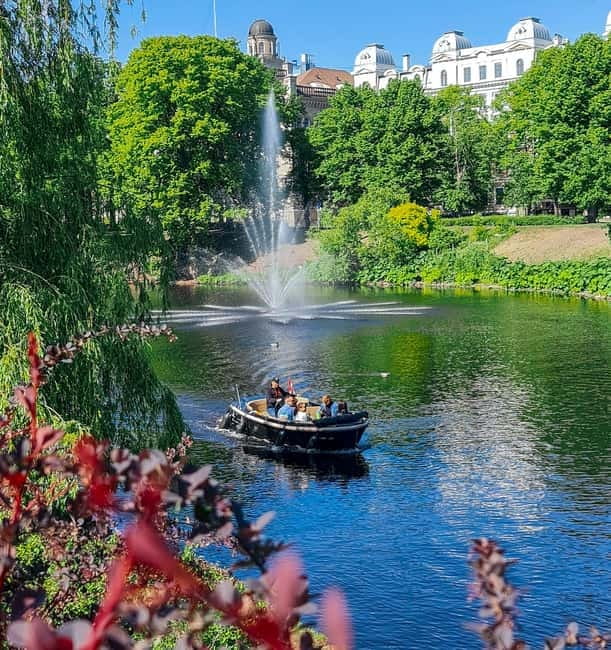 Riga: Private tour - City Panorama with premium class boat - From the City Canal to the Daugava
