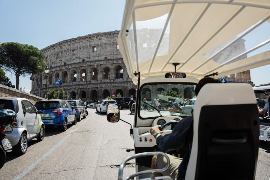 Rome: 2-Hour Vip Tuk-tuk tour with Hotel Pickup and Prosecco - Colosseum and the first look at ancient Rome