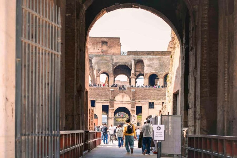 Rome: Colosseum Arena, Roman Forum & Palatine Hill VIP Tour - Palatine Hill supplies the best pause and views