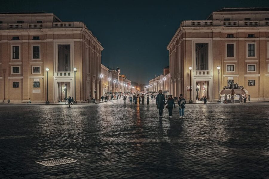 Rome Night Golf Cart Tour with Access to an Exclusive Dinner - Trevi Fountain and the heart of central Rome