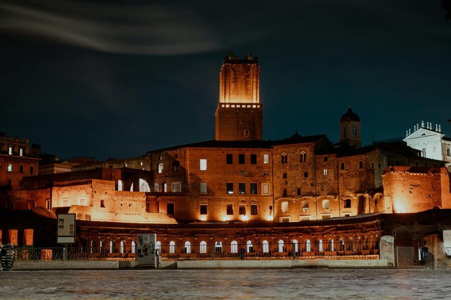 Rome Night Golf Cart Tour with Access to an Exclusive Dinner - Dinner in Monti, with the bill paid separately