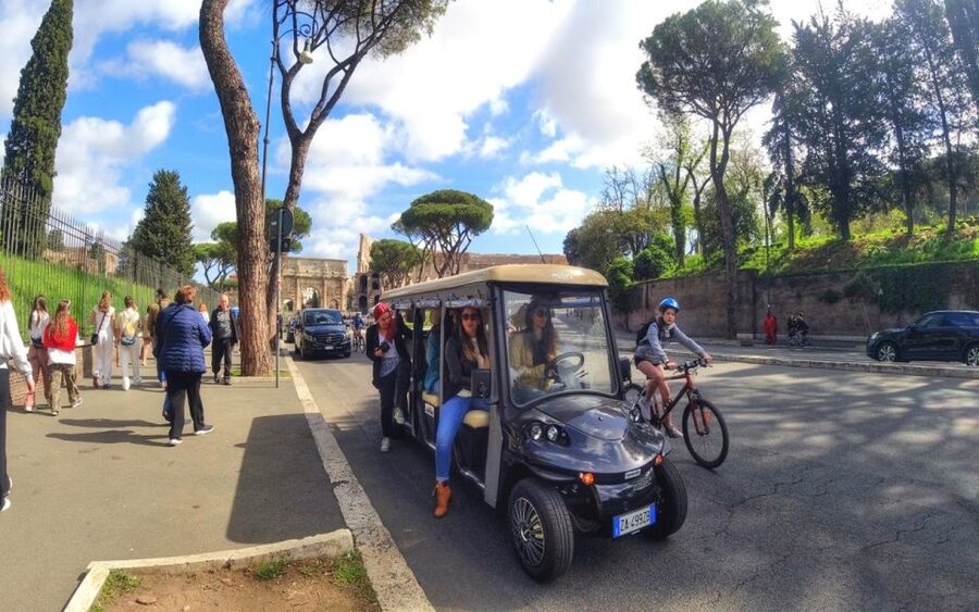 Rome’s Top Highlights Tour Luxury Golf Cart (Private option) - Starting beside the Colosseum