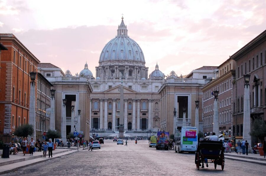 Rome:St. Peter's Basilica Tour, Exclusive Underground Access - Dress rules and access details