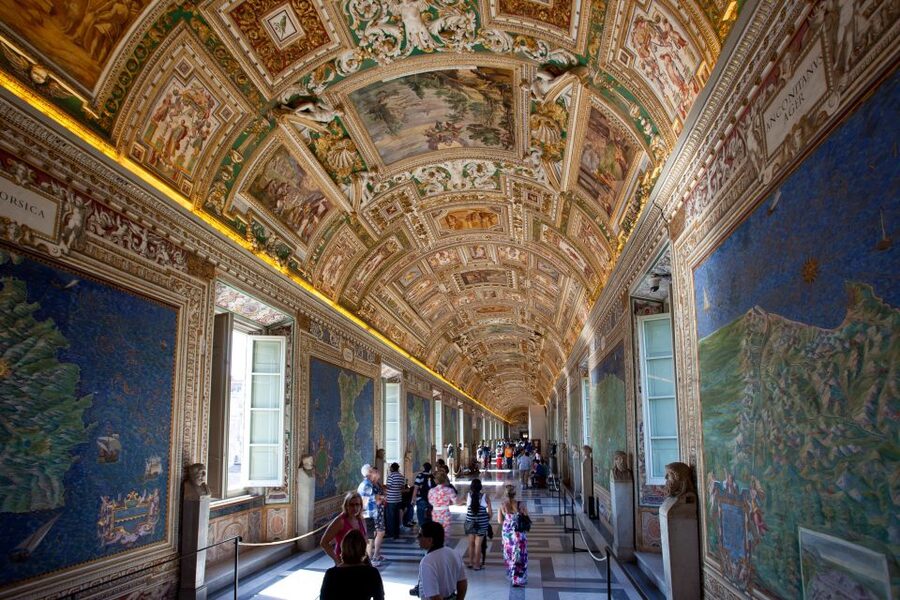 Rome: Vatican and Sistine Chapel Tour with VIP Entrance - Why the Vatican needs a private guide
