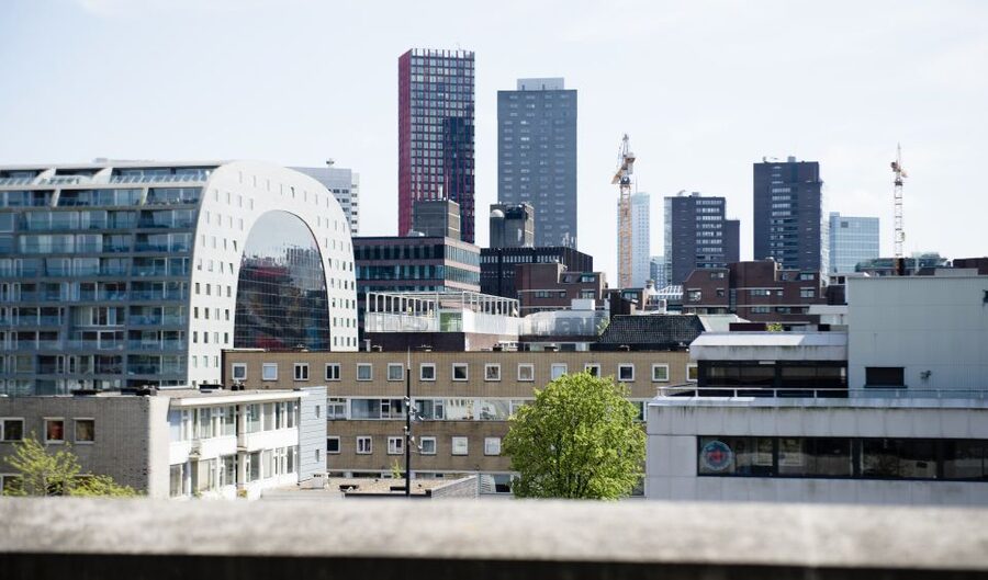 Rotterdam: Exclusive Rooftop Tour with 360˚ views - A central 360-degree view near Laurens Church