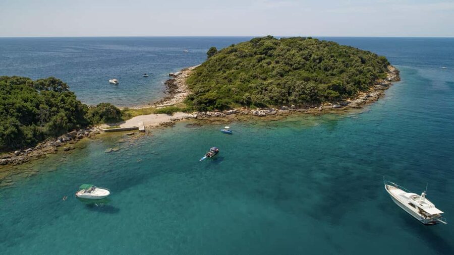 Rovinj: Luxury Island Hopping with Swimming & Snorkeling - The lighthouse and Red Island cruise