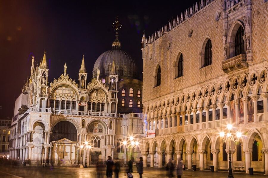 Saint Mark's and Doge's Palace: VIP After Hours Tour - Doge’s Palace: power behind the pink-and-white walls