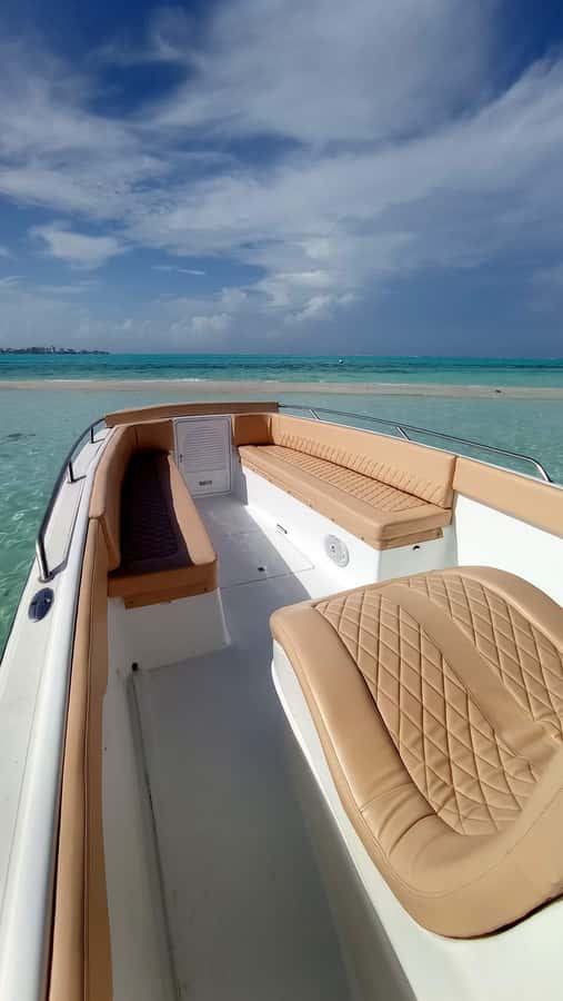 San Andres: Private San Andres Bay Tour by Luxury Speedboat - Rocky Key and the Nicodemus shipwreck
