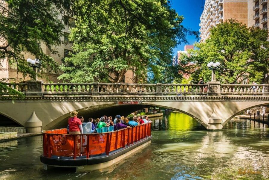 San Antonio Premium City Tour with Alamo & River Walk Cruise - The van ride turns distance into useful context