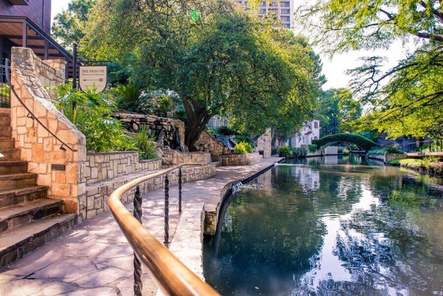 San Antonio Premium City Tour with Alamo & River Walk Cruise - Starting with the Alamo and the 1836 battle