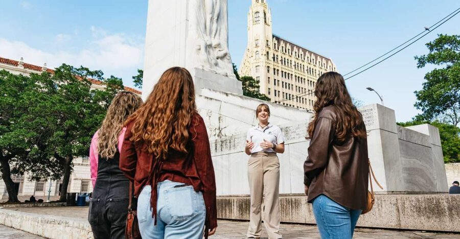 San Antonio: Premium Night Driving Tour with River Cruise - Alamo Plaza and La Villita at Street Level