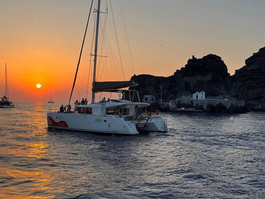 Santorini: Luxury Caldera Cruise with Full Greek Meal - Practical details that affect your decision
