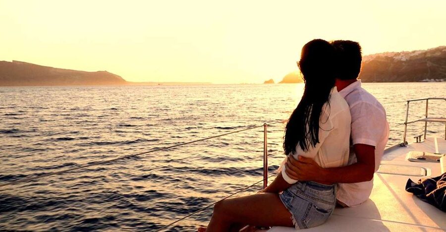 Santorini: Luxury Caldera Cruise with Full Greek Meal - Why this five-hour cruise works well