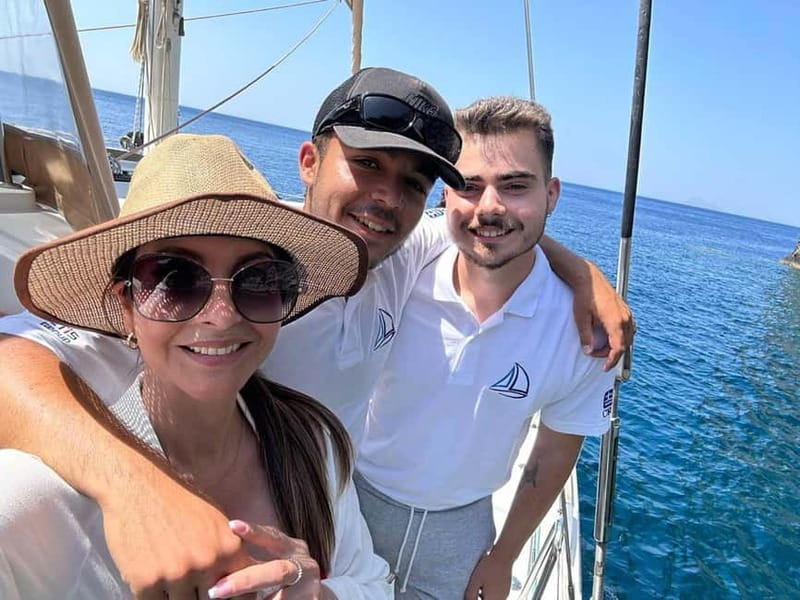 Santorini: Luxury Catamaran Cruise with Lunch, BBQ & Drinks - Mesa Pigadia for swimming and snorkeling