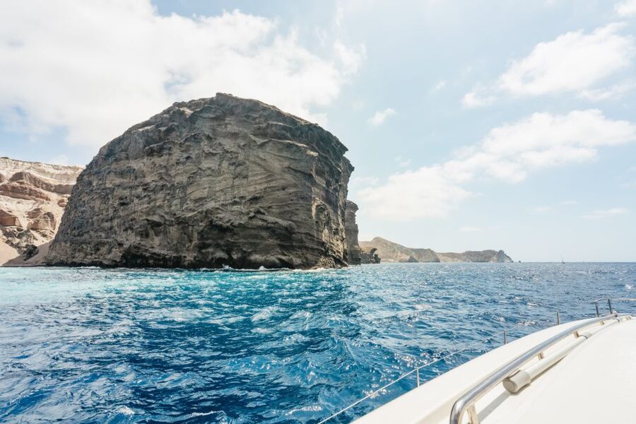 Santorini: Luxury Catamaran Day Trip with Meal and Open Bar - The hot springs, with one important catch