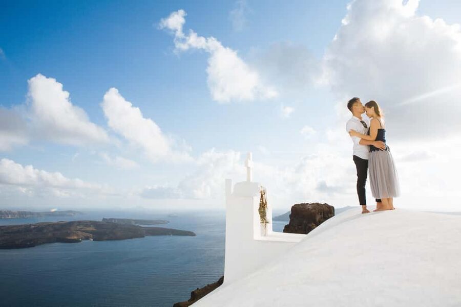 Santorini Unfiltered: Luxury Photoshoot with a Photographer - Oia Castle for volcanic cliffs and open views