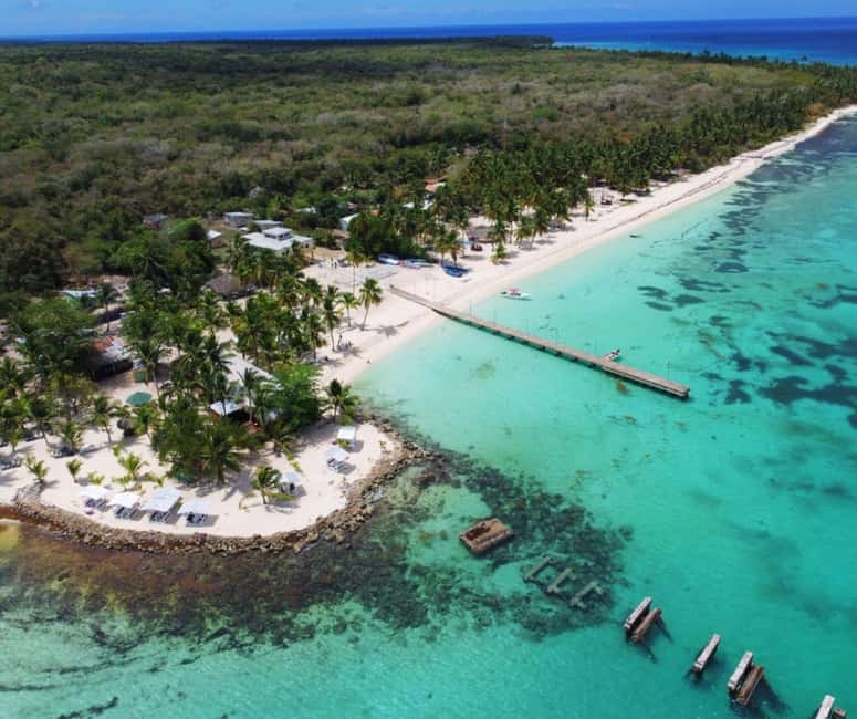 Saona island - Small group tour - Luxury catamaran - Las Palmillas and the starfish water