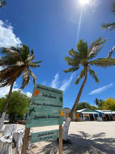 Saona Island VIP: 4 Beaches , Mano Juan & Canto de la Playa - Buffet lunch with seafood paella and grilled meats