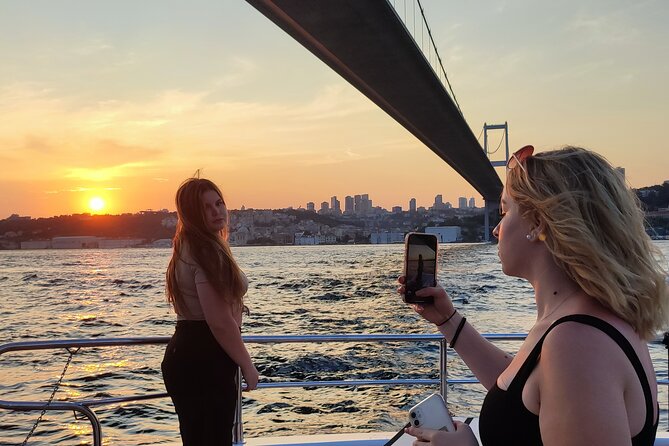 Scenic Bosphorus Sunset Cruise – 2.5 Hours of Luxury & Views - Anadoluhisarı, Küçüksu Pavilion, and Beylerbeyi Palace