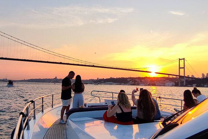 Scenic Bosphorus Sunset Cruise – 2.5 Hours of Luxury & Views - The Golden Horn, Galata Bridge, and Karaköy