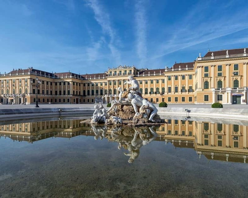 Schönbrunn Palace: Exclusive Ticket after the opening hours - Why an after-hours Schönbrunn visit changes the mood