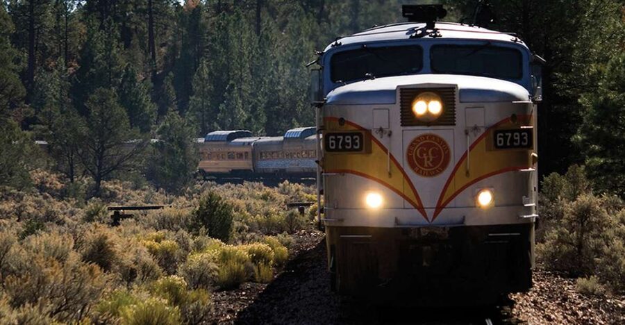Sedona/Flagstaff: Grand Canyon Tour & First-Class Train Ride - Cameron Trading Post is more than a quick souvenir stop