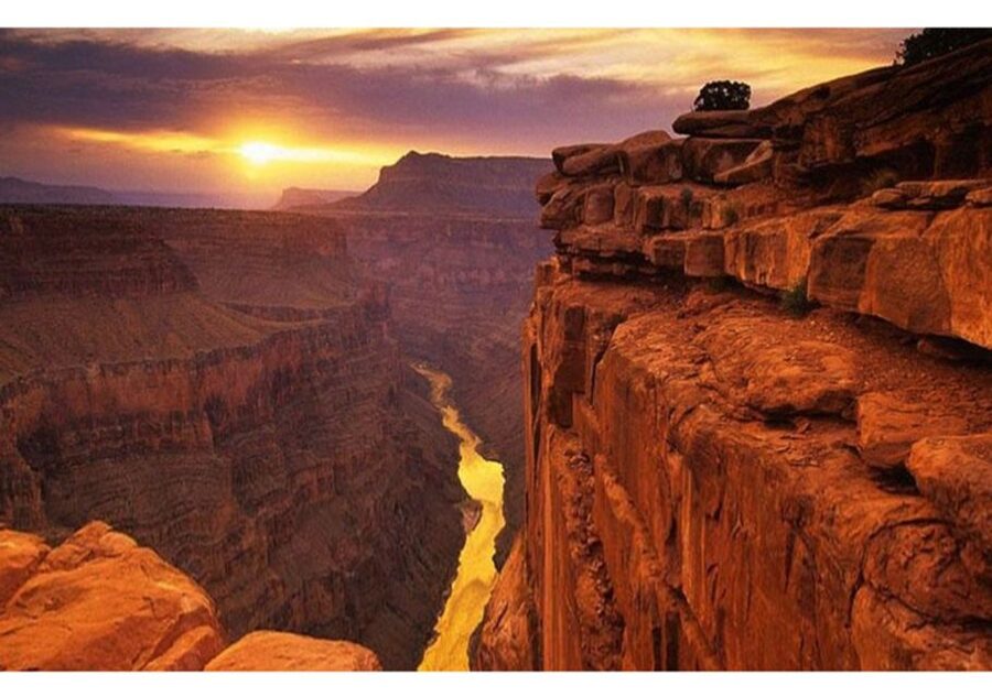 Sedona/Flagstaff: Grand Canyon Tour & First-Class Train Ride - The guides can make the small group feel personal