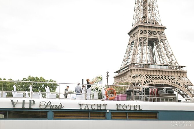 Seine River Dinner Cruise with Live Singer by VIP Yacht de Paris - Who will enjoy this cruise most