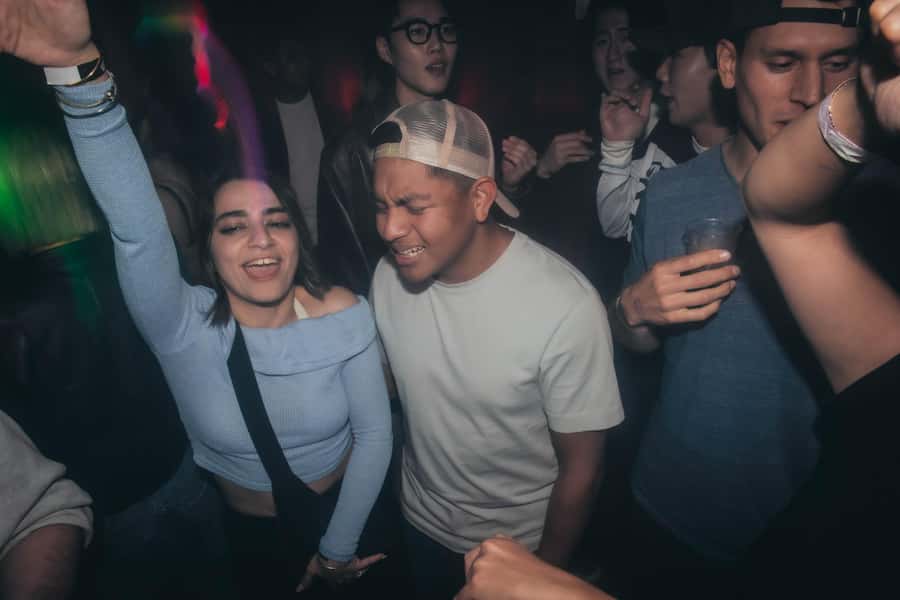 Seoul: Premium Pub Crawl with Open Bottles - What the club stops are like
