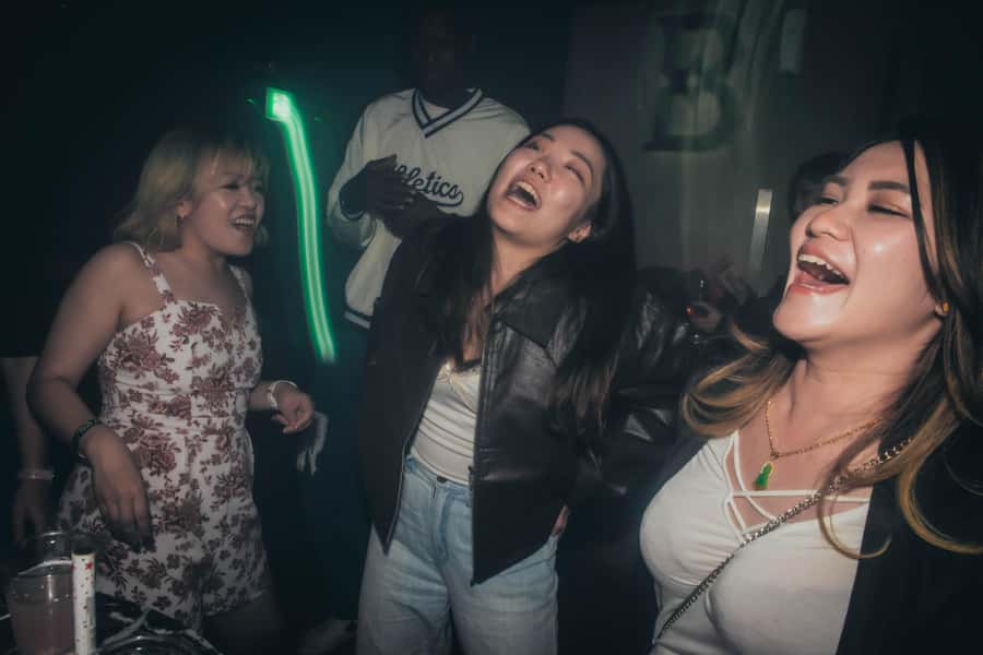Seoul: Premium Pub Crawl with Open Bottles - Is open bottle service good value?
