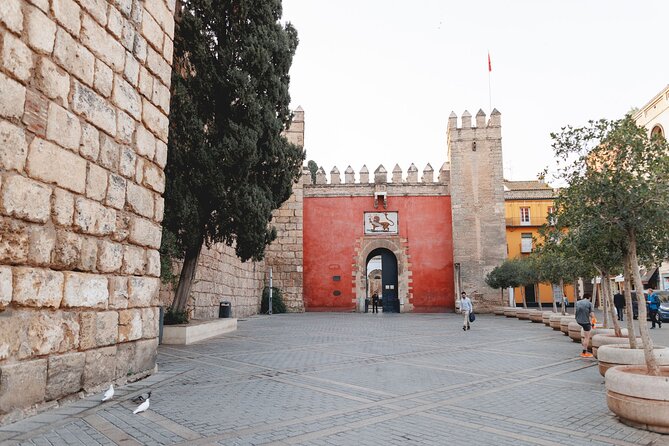 Seville Exclusive Beat the Crowds Guided Alcazar Before Opening - Booking and cancellation details to keep in mind