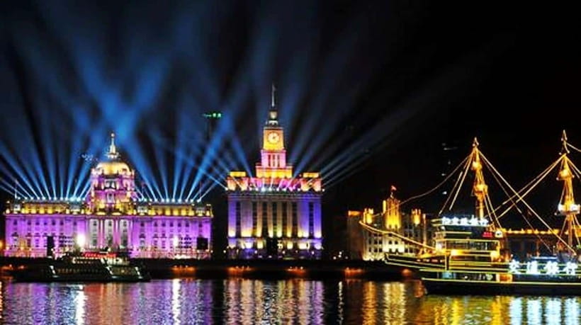 Shanghai Night River Cruise VIP Seat with Authentic Dinner - Seeing the Bund and Pudong Together