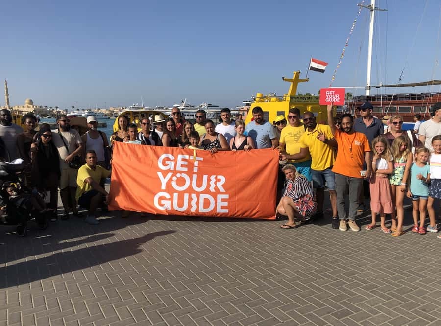 Sharm El-Sheikh: Luxury Ras Mohammed & White Island Cruise - Lunch on board and the rhythm of the afternoon