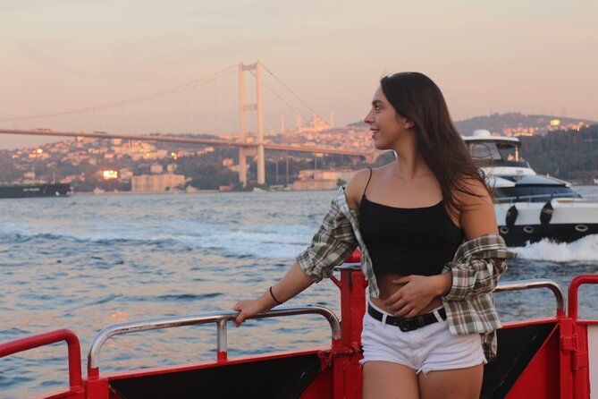 Short Bosphorus Cruise Tour With Hotel Pickup And Audio Guide - Maiden’s Tower gives you the photo moment