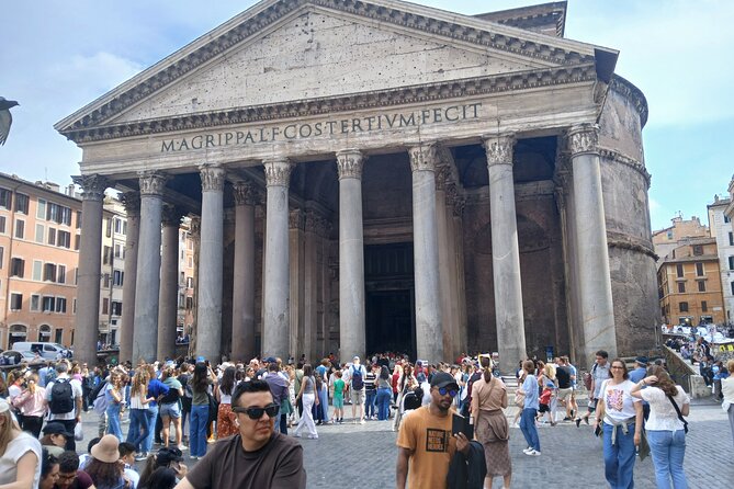 Skip the line with exclusive entrance to the Pantheon - Meeting at Piazza della Rotonda