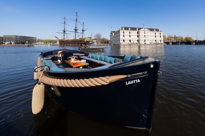Small-Group Luxury Canal Cruise with Local Skipper - The canal belt’s grandest houses