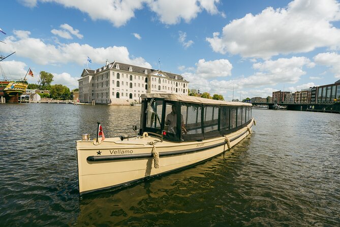 Small-Group Luxury Canal Cruise with Local Skipper - What the 90-minute duration gives you