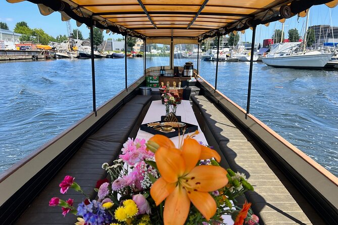 Small-Group Luxury Canal Cruise with Local Skipper - Choosing the unlimited drinks upgrade