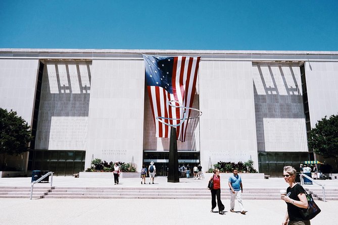 Smithsonian Museum of American History Exclusive Guided Tour - Private, semi-private, and family fit