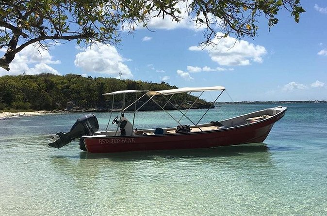 Snorkel and Exclusive Beach Exploration in Antigua - Finding a quiet beach along a coast with 365 choices