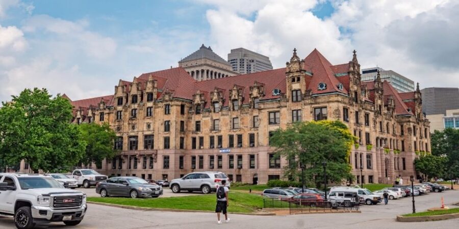 St. Louis Premium Driving Tour with Boat Ride & Arch - Is this St. Louis tour right for you?