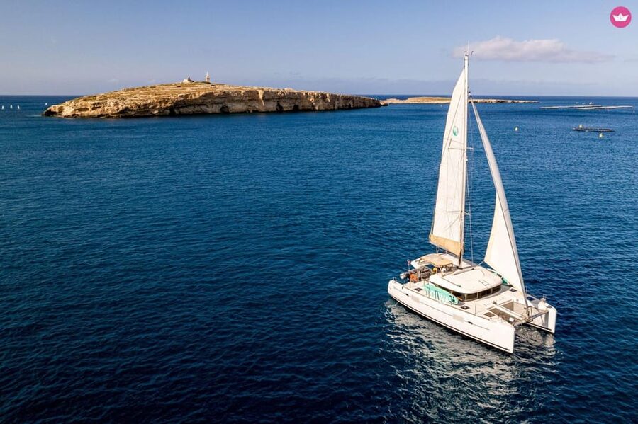 St. Paul's Bay: Half-Day Luxury Catamaran Tour with Drinks - Crystal Lagoon and the quieter water