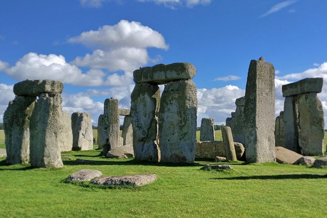 Stonehenge Half-Day luxury guided tour from Bath for 2-8 - A focused Stonehenge trip from Bath